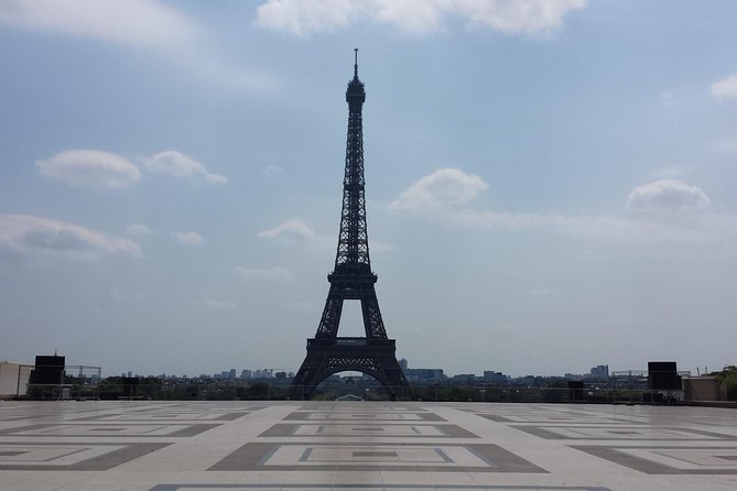1st Day in Paris Discovery Private Tour: 'How-to' Orientation & Sightseeing Fun! - Montmartre in limited time: how to get the best angles fast