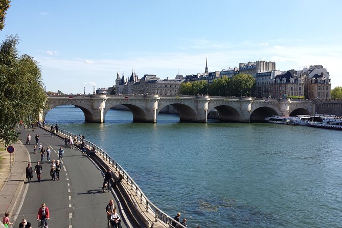 1st Day in Paris Discovery Private Tour: 'How-to' Orientation & Sightseeing Fun! - Paris transit how-to: metro, RER, bus, and the Navigo card mindset
