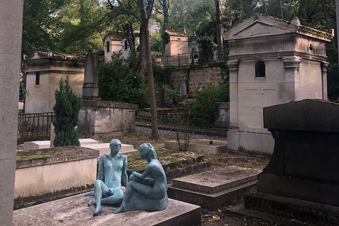 2.5 Hour Walking Tour of Père Lachaise Cemetery from Paris - The 2.5-hour format: how the walk is paced