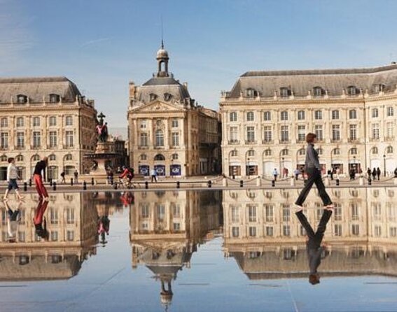 2-Hour Walking Tour of the City’s Iconic Sights and History - Key highlights worth planning for