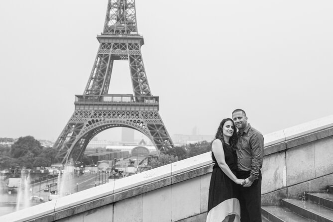 30 min photosession in Paris, all photos sent and edited - Starting near Avenue du Président Kennedy, then shooting the Eiffel Tower area