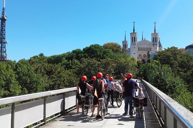 4h Complete Lyon Experience: E-Bike, Food Tasting & Old Town Walk - The food tasting stop: local cheese, cured meats, wine, and when it feels enough
