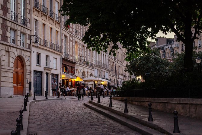 A Magical Evening in Paris With Locals: PRIVATE City Walking Tour - Where You Meet and How the Tour Flows Through Central Paris