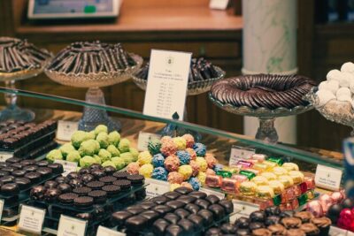 A Morning in Paris Food Tour: Croissants, Baguettes & Chocolate