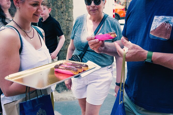 A Morning in Paris Food Tour: Croissants, Baguettes & Chocolate - Stop 3: Boulangerie Pâtisserie Victoires and quiche loraine for balance