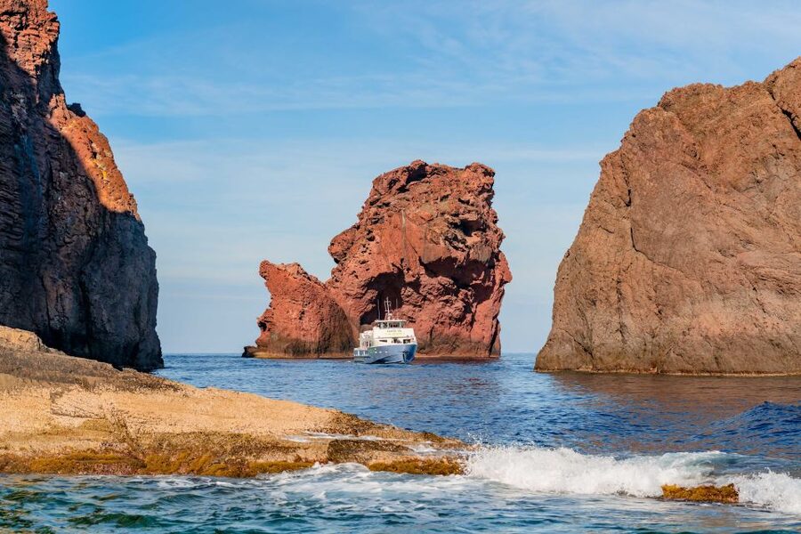 Ajaccio/Porticcio: Scandola Nature Reserve Guided Boat Tour - Capo Rosso: classic tower views for your last photos