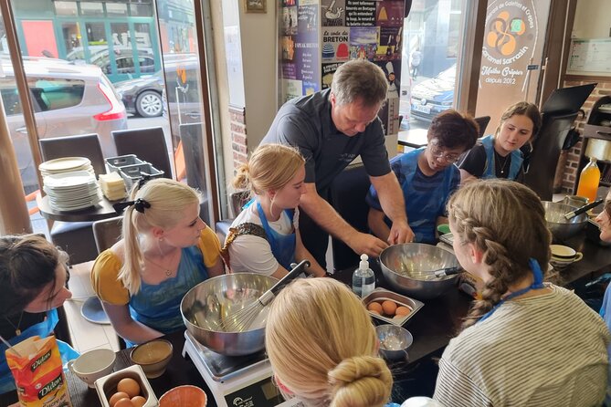 Amazing Sweet Crêpe Cooking Class Paris - The griddle and the rozell: how you spread thin without panic