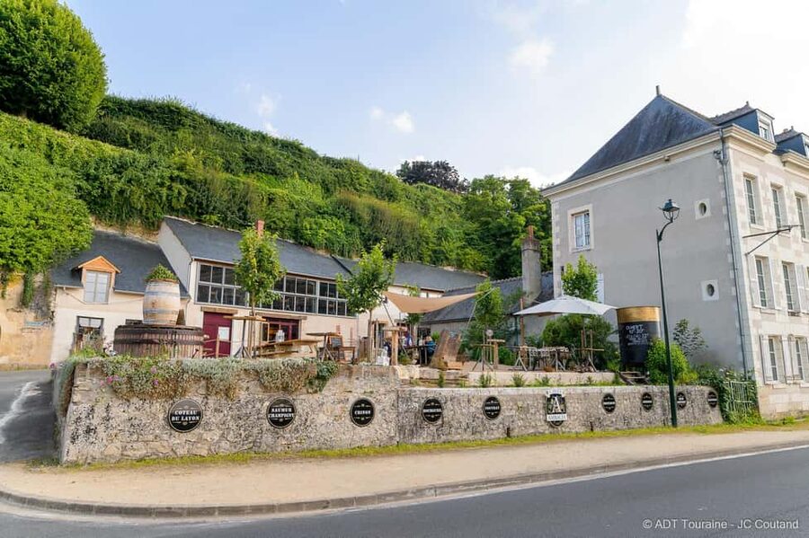 Amboise: Caves Ambacia Visit and Wine Tasting - The Tasting: What You Drink, How It’s Guided, and What Pairs With It