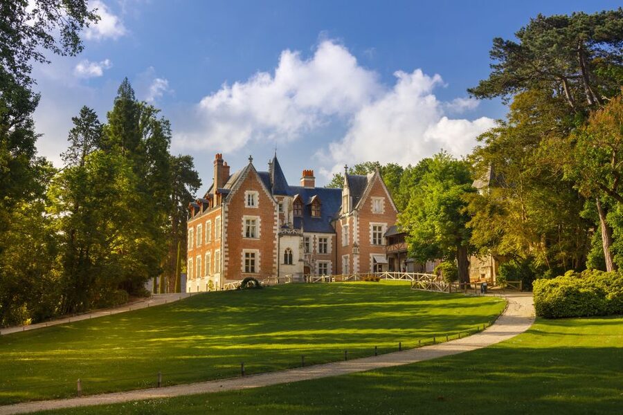 Amboise: Clos Lucé Castle, Da Vinci Park and Museum Ticket - Invention Exhibits, the Virtual Show, and the New Painting and Architecture Focus