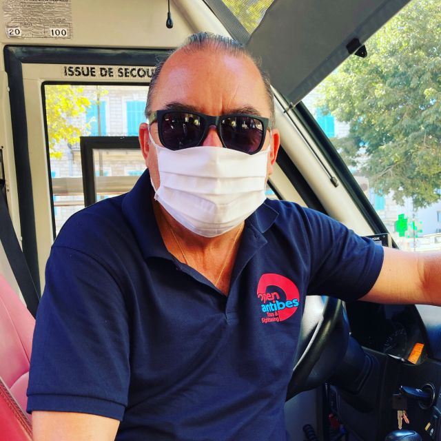 Antibes: 1 or 2-Day Hop-on Hop-off Sightseeing Bus Tour - Fort-Carré and Port Vauban: fort views plus the marina spectacle