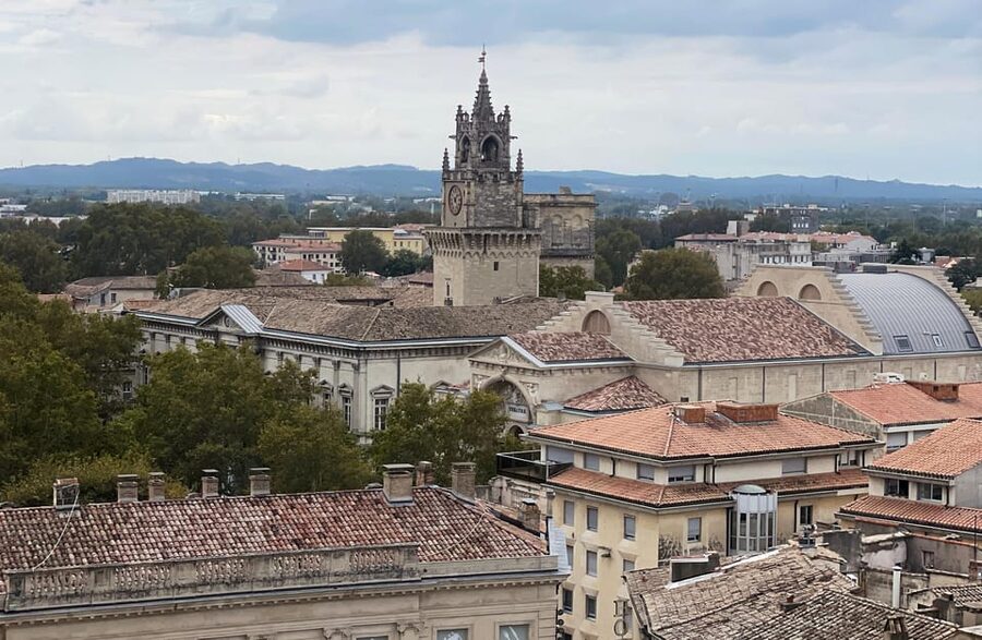 Avignon: History and Legend Walking Tour - Meeting at 16 Place Crillon, and hearing every word