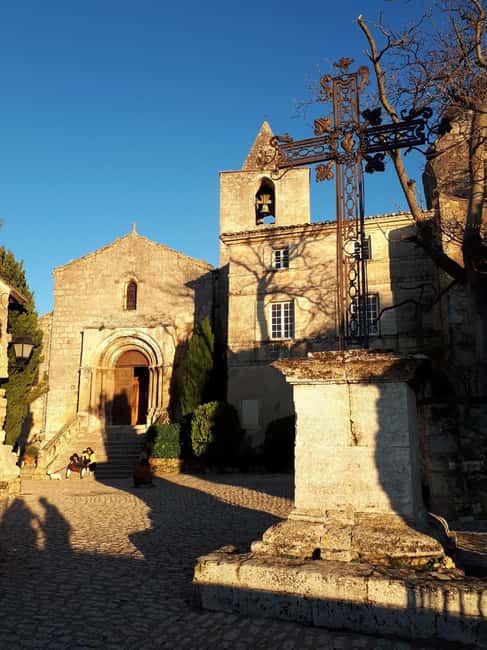 Avignon: Pont du Gard, Saint Remy and Les Baux Half-Day Tour - Walking, timing, and what a 5-hour day really feels like