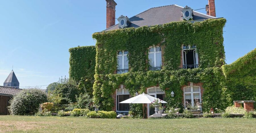 Aÿ-Champagne: Champagne House Tour and Tasting Class - Taste training that starts with your nose, then goes blind