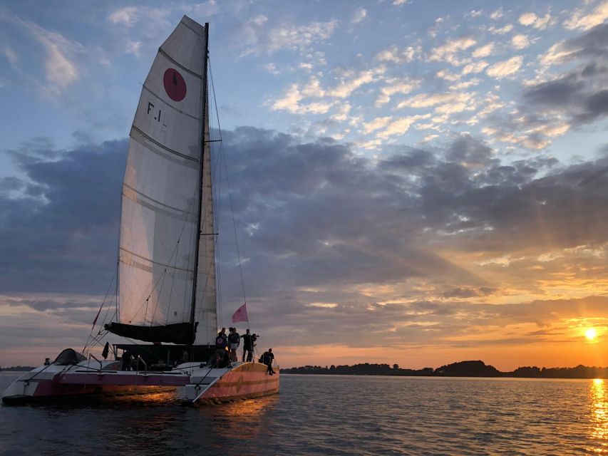 Baden: Gulf of Morbihan Exploration by Catamaran - The classic Gulf of Morbihan route: Berder, the Jument, and the Moines