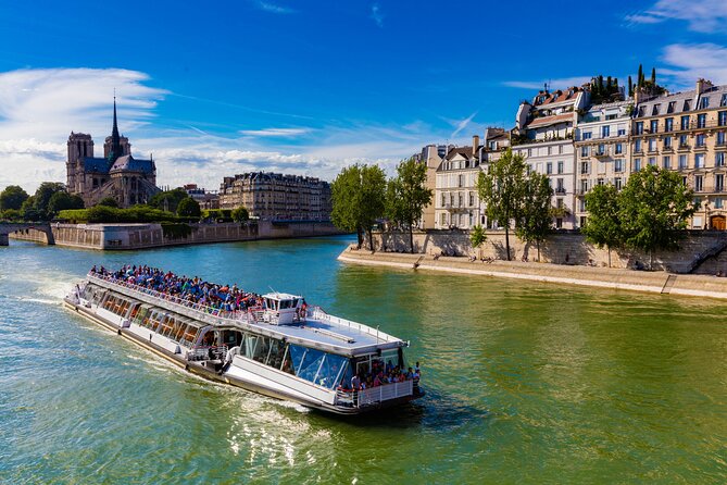 Bateaux Mouches Sightseeing Cruise in Paris with Champagne - Upper deck vs main deck, choosing the view that matches your mood