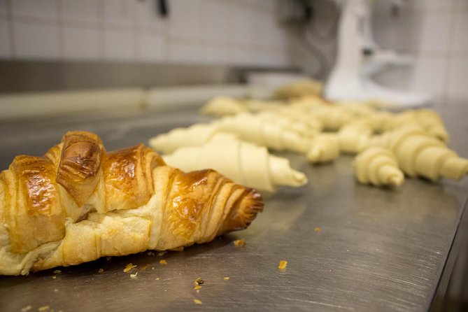 Behind the Scenes of a Boulangerie: French Bakery Tour in Paris - What you’ll see in the bakery: pain, gateaux, and patisseries