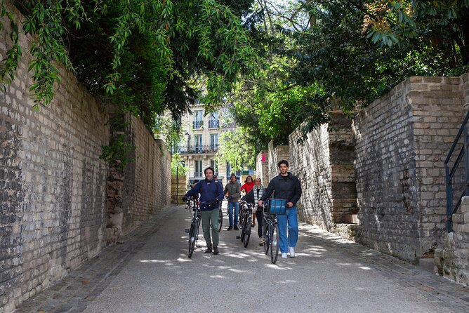 Best of Paris Small Group E-bike Guided tour (w/ optional Cruise) - Notre-Dame area, Île Saint-Louis, and finishing with the Seine