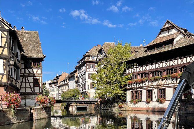 BOAT ALSACE Visit Strasbourg in a private boat + Captain - Churches and palaces you can pick out from the canal