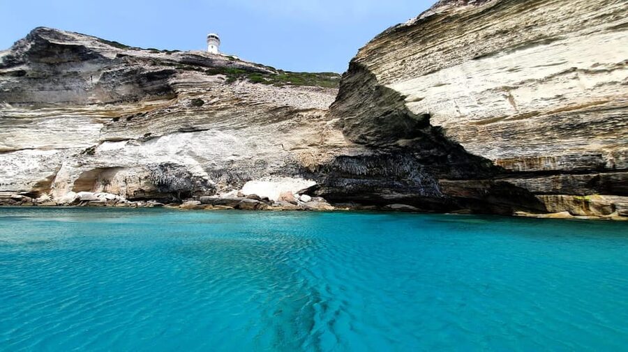 Bonifacio: Lavezzi Islands and Caves Guided Tour - Saint-Antoine and Sdragonato caves: where the coast gets dramatic