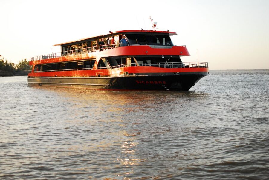 Bordeaux: 2-Hour River Dinner Cruise - Wine on Board: Optional Tasting, Not Included by Default