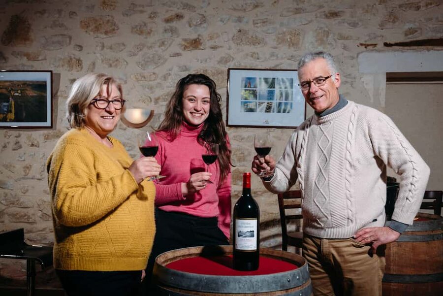 Bordeaux: Explore an Organic Family Vineyard with Tasting - Pestoury Vineyard, a family vineyard that actually feels like a visit