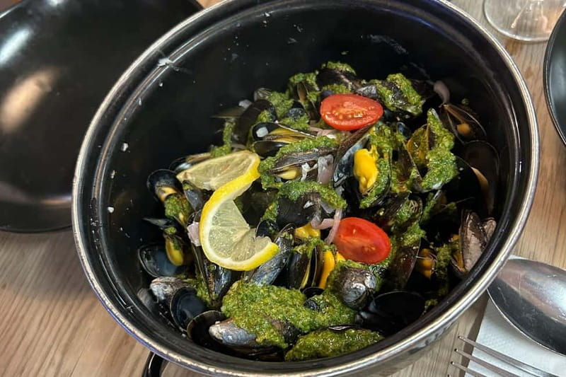 Bordeaux: Foodie Tour - Savory tastings you will want to share, including charcuterie and oysters