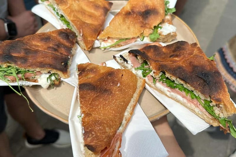 Bordeaux: Foodie Tour - The guides: humor, clear routing, and help beyond the tour