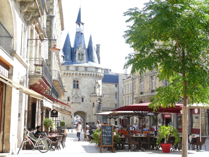 Bordeaux: Guided Walking Tour - Meeting at the Bordeaux Tourist Office, and how the 2-hour walk really feels