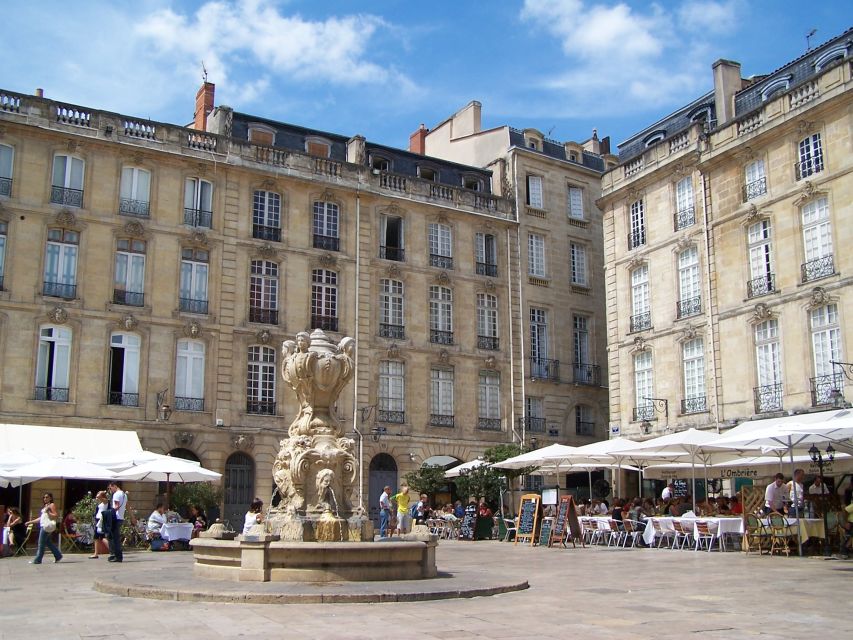 Bordeaux: Guided Walking Tour - Theatres, town halls, and mansions: why the architecture feels like a story