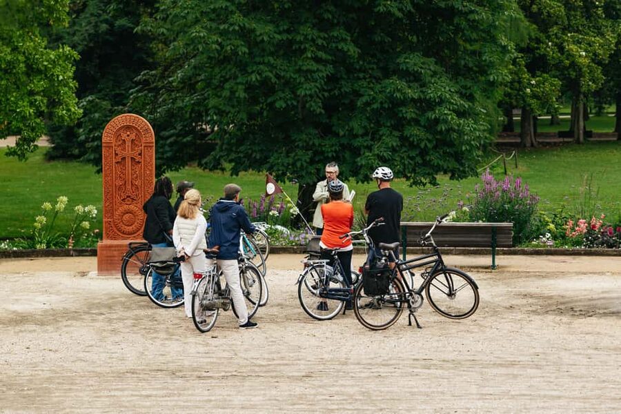 Bordeaux: Historic Center & Chartrons District Bike Tour - Key highlights I’d plan around