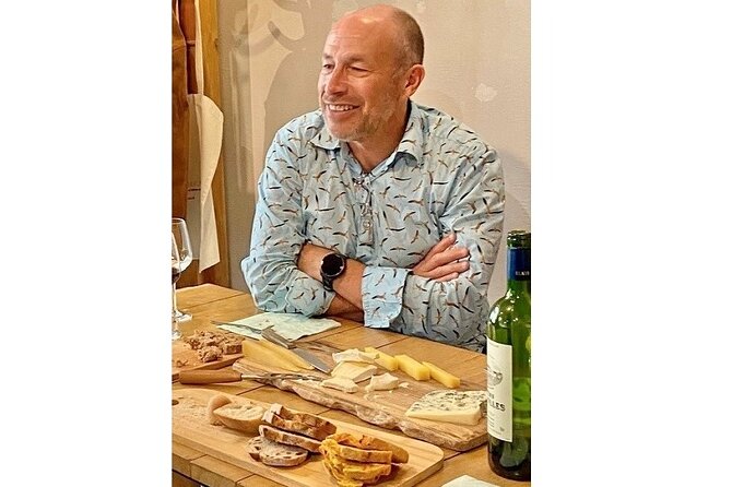 Bordeaux Old Town Food and Wine Tour - The Finale in a Wine Cellar or Wine Shop: Where It All Clicks