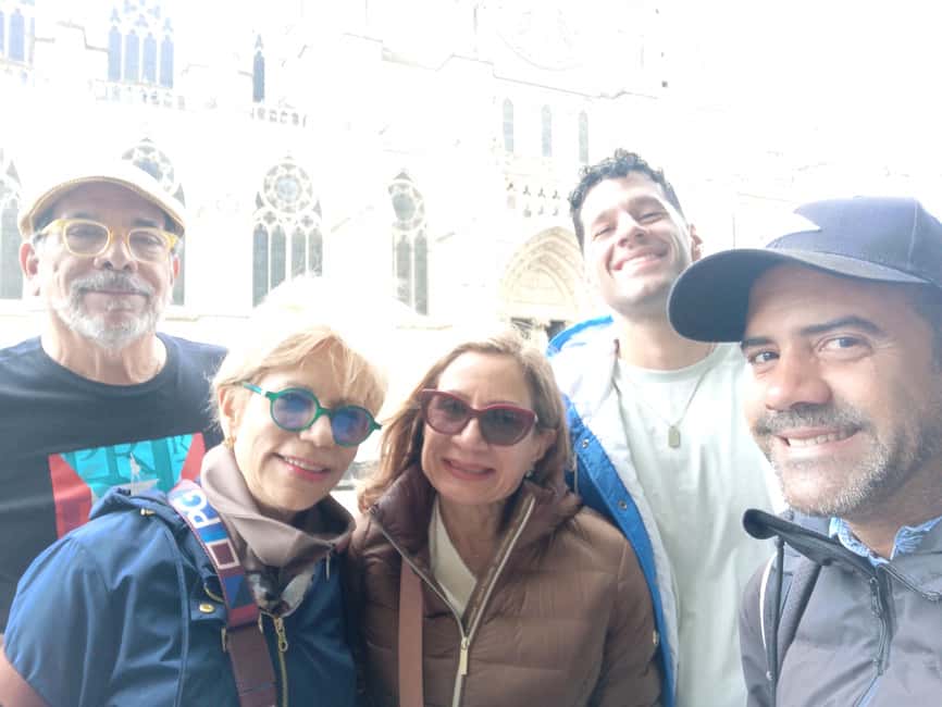 Bordeaux: Private Walking Tour with a Local - The 2 to 6 hour flow: photo stop, guided sights, and walking pace