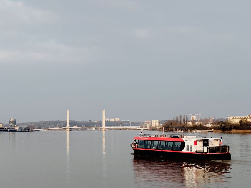 Bordeaux: River Cruise with Commentary, Wine and Canelé - Live commentary in English and French, plus smartphone support