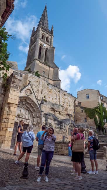 Bordeaux: Saint-Emilion and Medoc Full-Day Wine Experience - First Winery Stop: A Vineyard Tour with Three Early Tastings