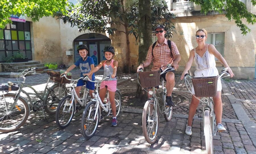 Bordeaux: Top Landmarks & Historic Bike Tour - Key things to know before you pedal