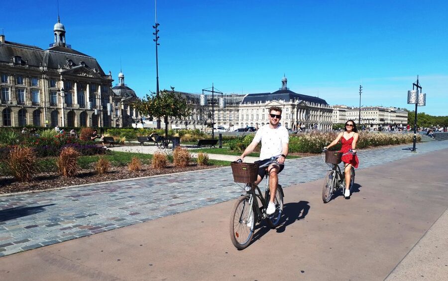 Bordeaux: Top Landmarks & Historic Bike Tour - Grand Théâtre, Place des Grands Hommes, Bordeaux Cathedral, and the river-to-old-town flow