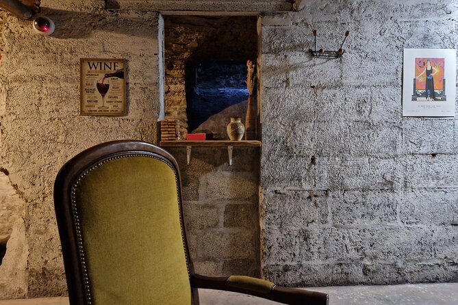 Burgundy Wines Masterclass in Dijon - Beyond the glass: cru rules, label reading, and smarter bottle choices