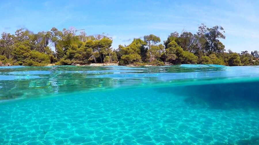 Cannes: Private Boat Trip to Lerins Islands & Cap d'Antibes - Food and drinks onboard: simple choices that keep you relaxed