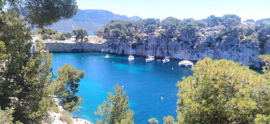 Cassis: 3 Calanques Half-Day Hiking Tour with Swimming - Safety briefing first, then a coastline that changes every 20 minutes