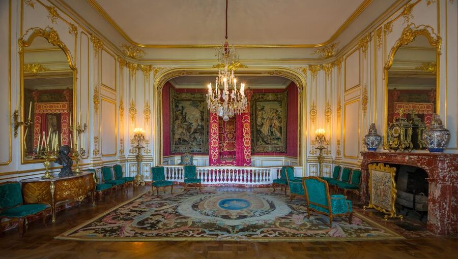 Chambord: Entry Ticket to the Castle - The double-helix staircase: the highlight that rewards close attention