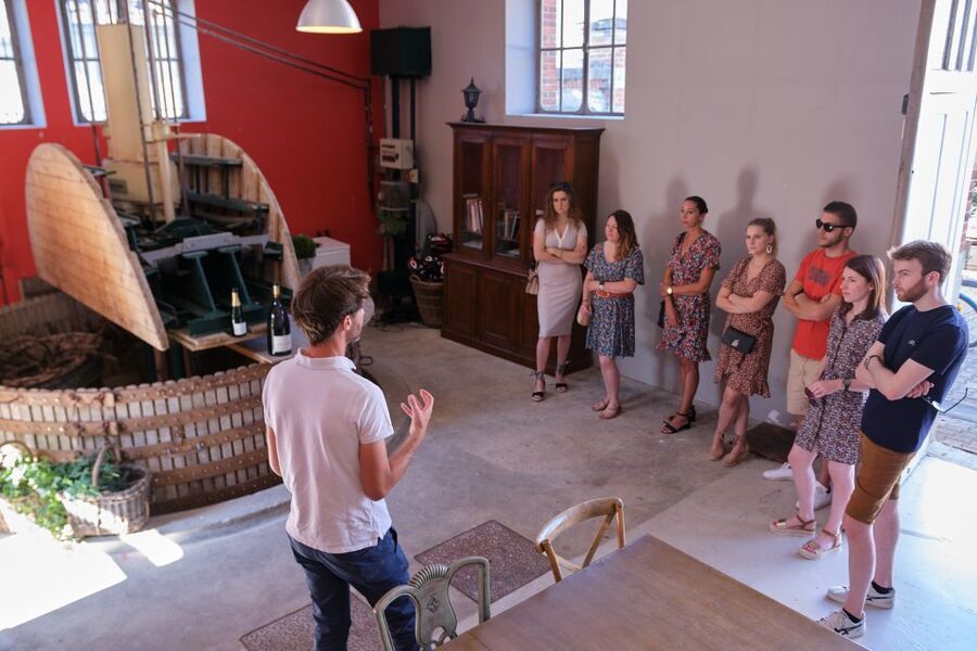 Champagne: Champagne Tasting Class with Lunch - Should you book this Champagne class with lunch?