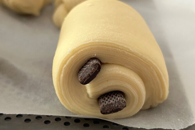 Croissants and pains au chocolat with a pastry chef in Paris - Entering the Lesson Flow, From Dough to Baking