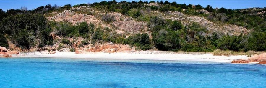 Day cruise to the Cerbicales & Lavezzi Islands with lunch - The 5:00 p.m. swim stop, where the turquoise shows up