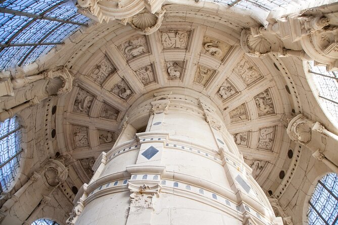 Day Tour of Chateaux of Chenonceau, Chambord & Caves Ambacia from Tours/Amboise - Guides and language: what English narration can mean for your day