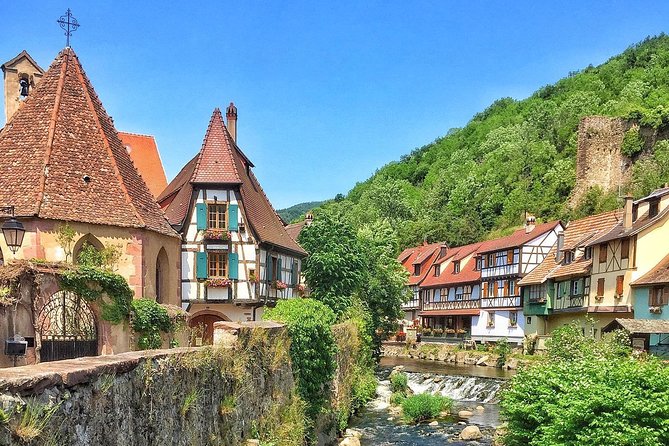 Day trip: Colmar, Haut-Koenigsbourg, Riquewihr and Kaysersberg - Strasbourg at 9:00 am: the small-group bus and meeting-point reality