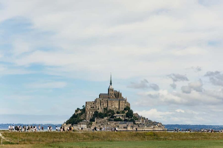 Day Trip to Mont-Saint-Michel from Paris - Price and comfort: is $153 good value?
