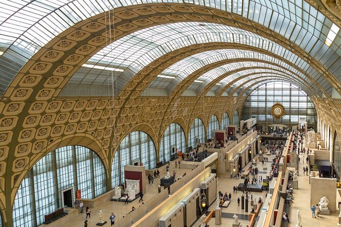 Direct to Musée d'Orsay - Practical wins: lockers, café, and water inside