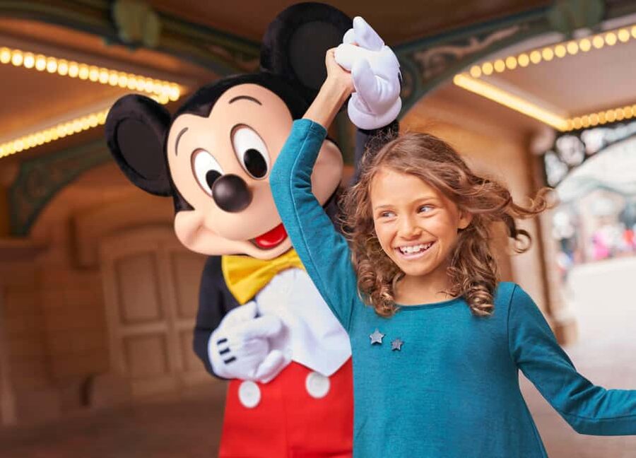 Disneyland® Paris 1-Day Flexible Date Ticket - Disneyland Park in one day: the classics and the castle show