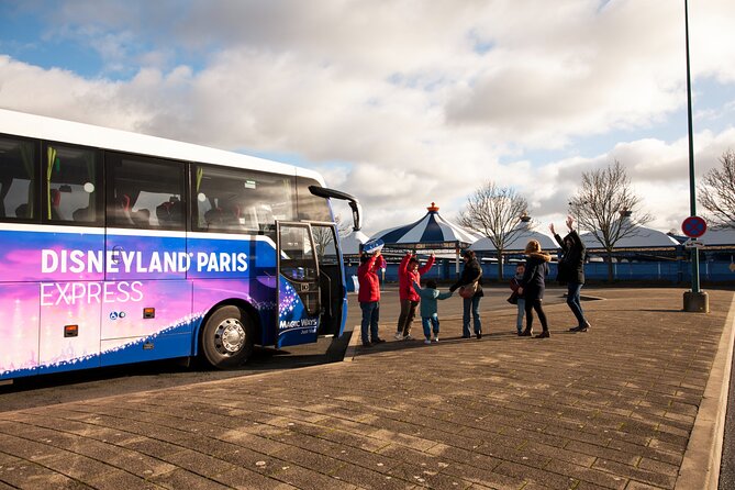 Disneyland® Paris Express Shuttle with Admission Ticket from Central Paris - Your Disneyland Paris day plan: one park or two, and how to win time