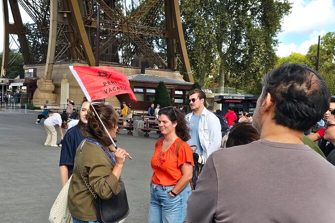 Eiffel Tower Lift Reserved Access Top or 2nd Floor -Max 10guests. - Finding the meeting point near Eiffel Tower is half the battle